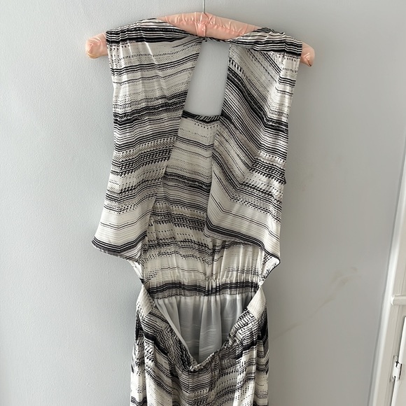 Club Monaco 100% silk full length backless dress sleeveless like new - Picture 3 of 5